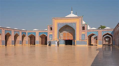  Shah Jahan Mosque:  ความงดงามของสถาปัตยกรรม Mughal ที่ลือชื่อในละฮอร์